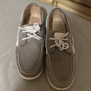 Sperry taupe and beige lace up boat shoes